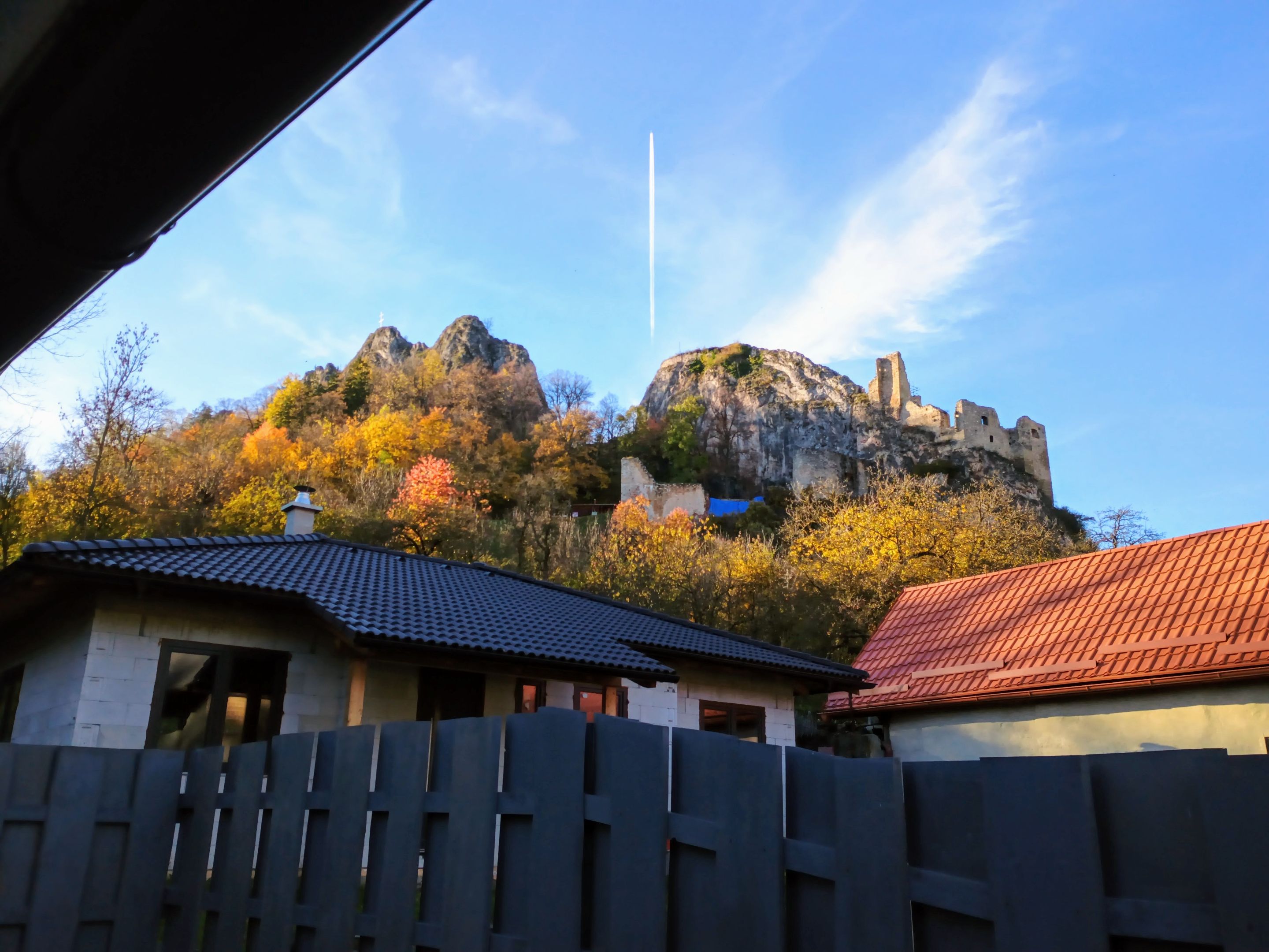 Lednický hrad pri Chalúpke pod Hradom